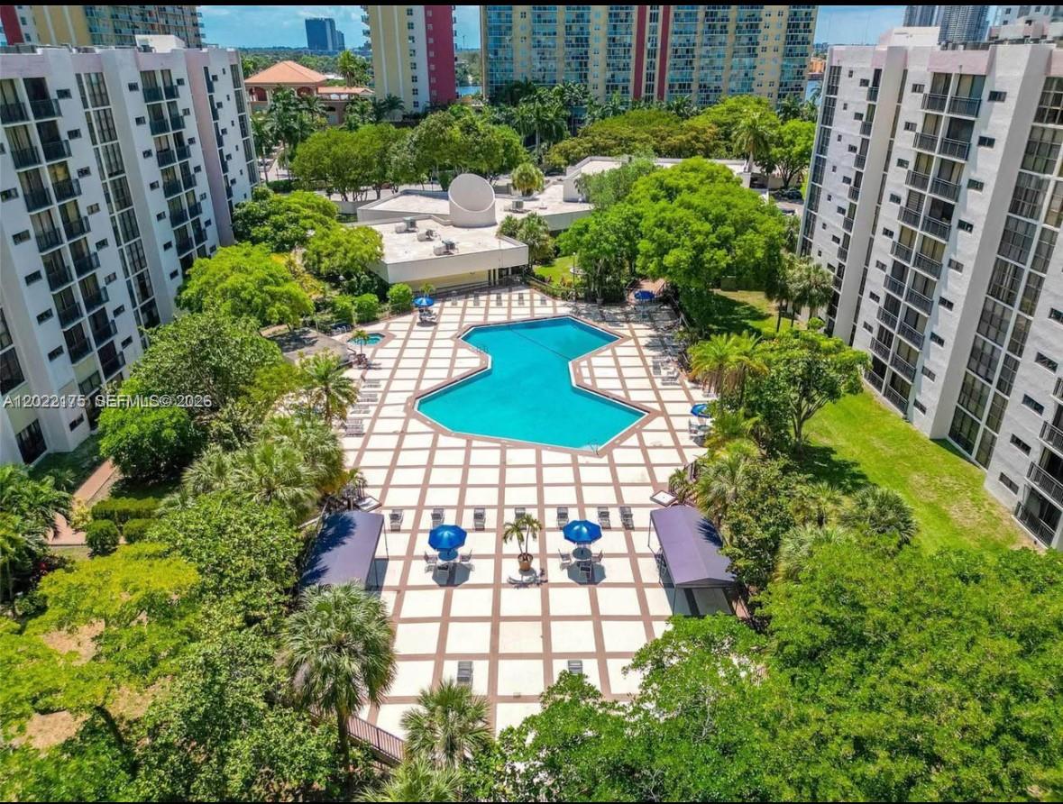 PLAZA OF AMERICAS CONDO P - Residential