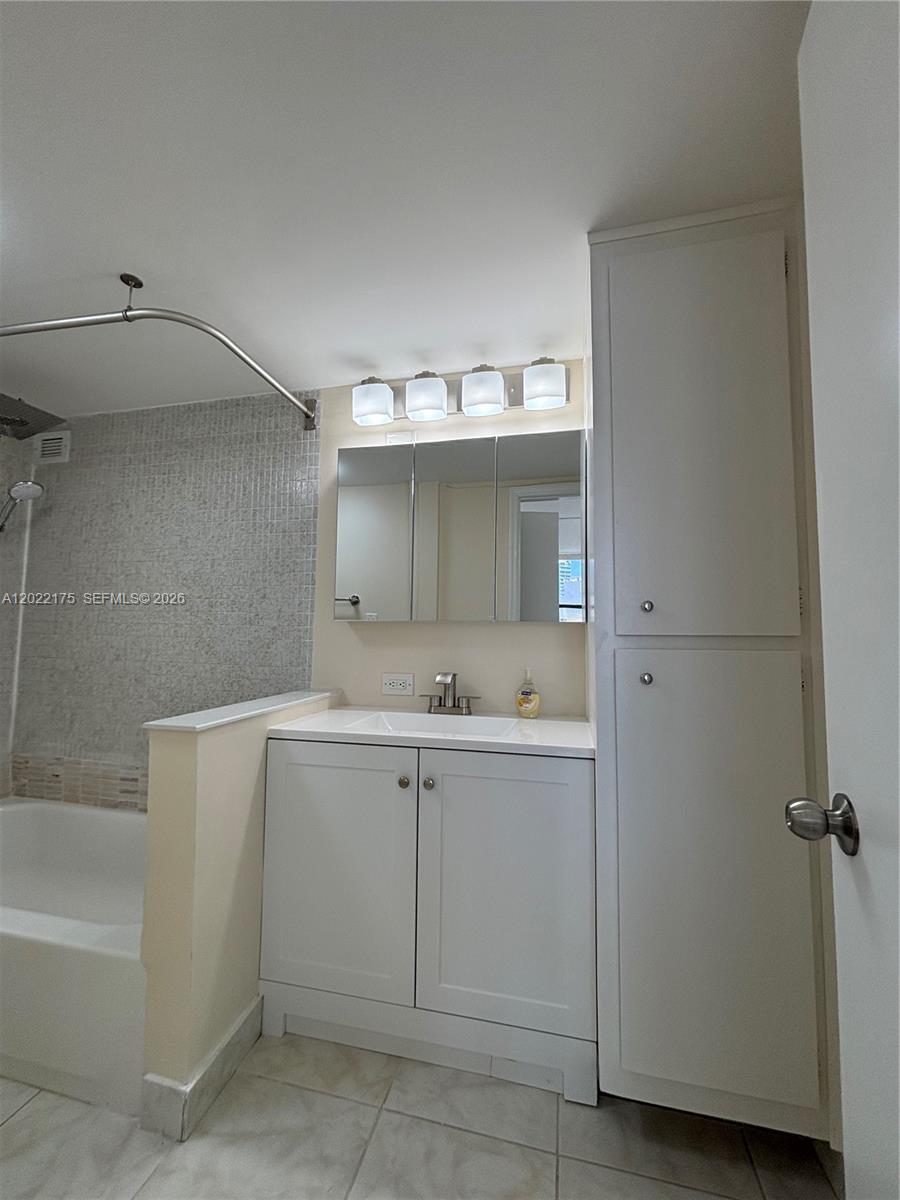 PLAZA OF AMERICAS CONDO P - Residential