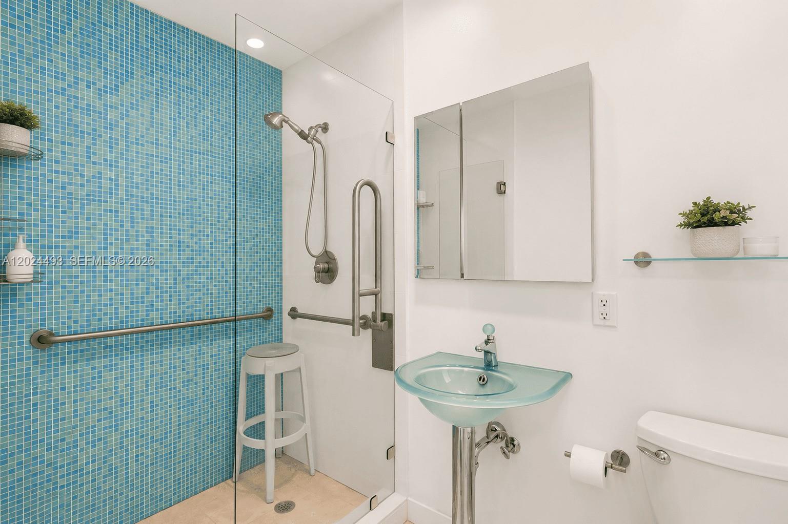 VENETIAN SEC KEYSTONE POI - Residential Lease