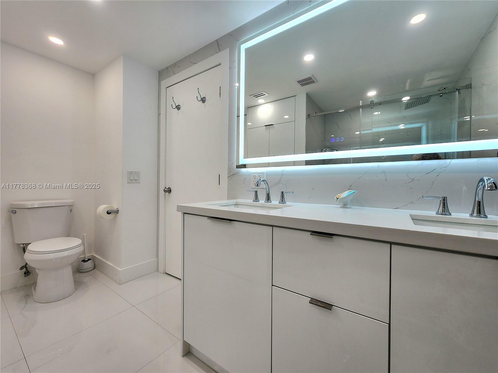 ALEXANDER TOWERS CONDO - Residential