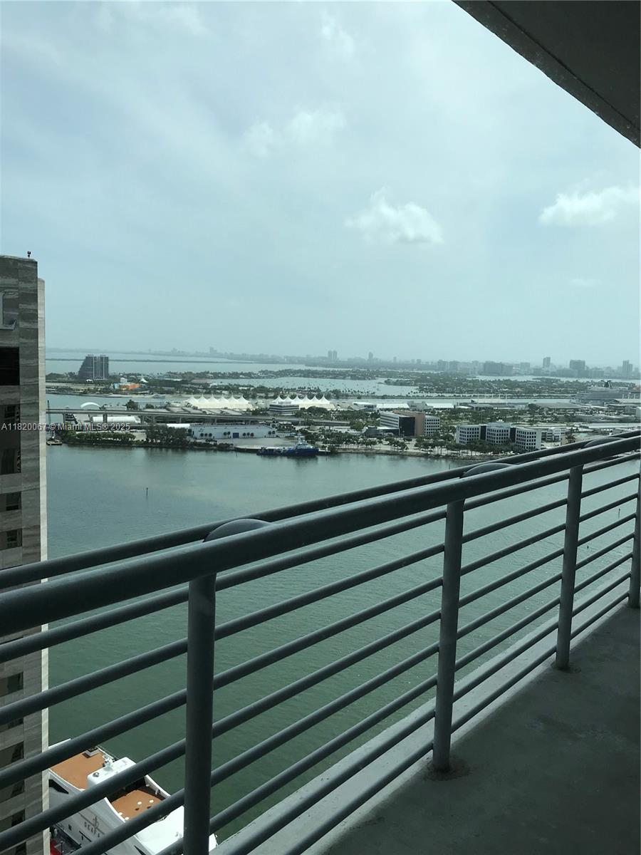 Rental Property at 335 S Biscayne Blvd 3504, Miami, Broward County, Florida - Bedrooms: 1 
Bathrooms: 1  - $3,100 MO.