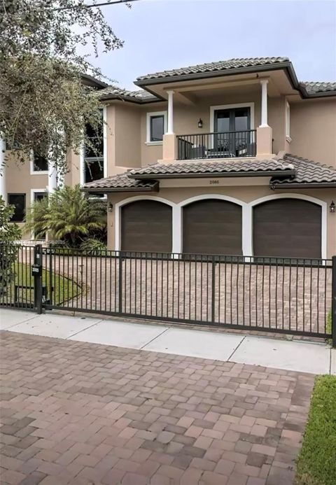 2085 Keystone Blvd North Miami FL 33181