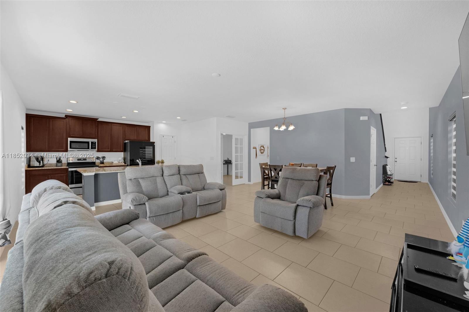 824 Scrub Oak Hammock Rd