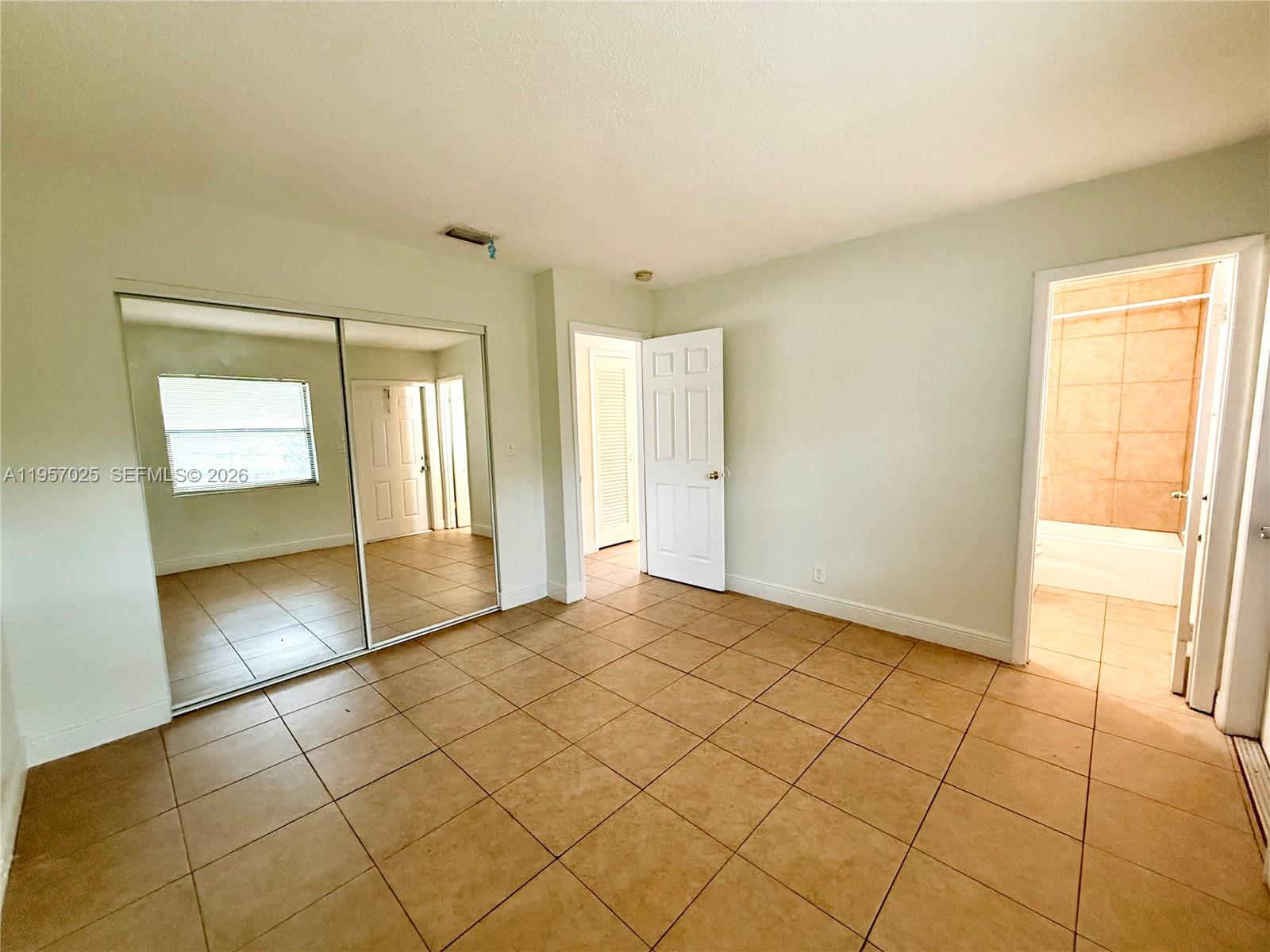 FT LAUDERDALE ESTATES - Residential Lease