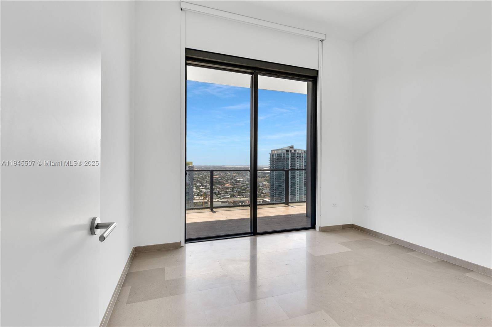 REACH CONDO - Residential