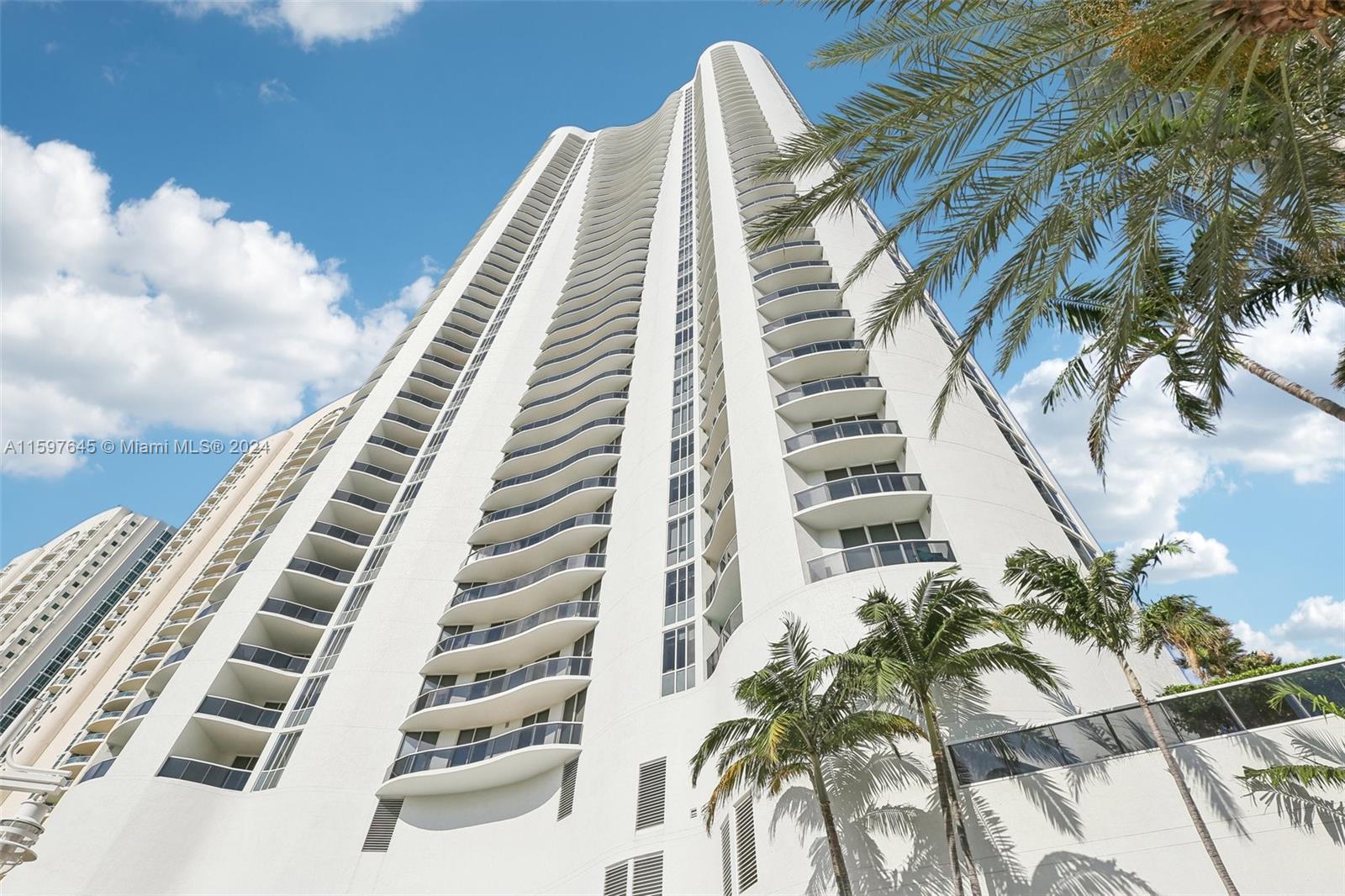 TDR TOWER I CONDO - Residential