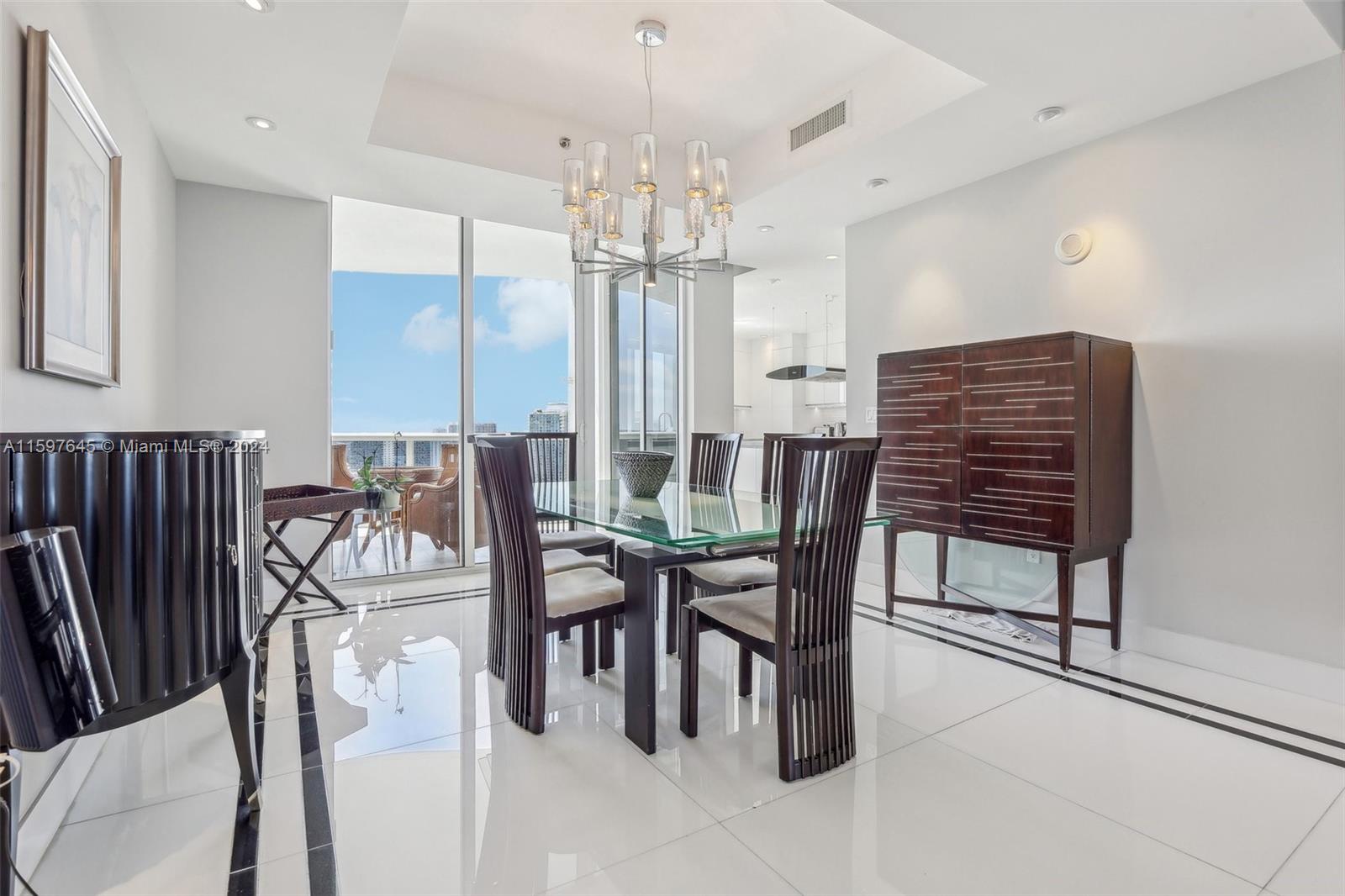 TDR TOWER I CONDO - Residential