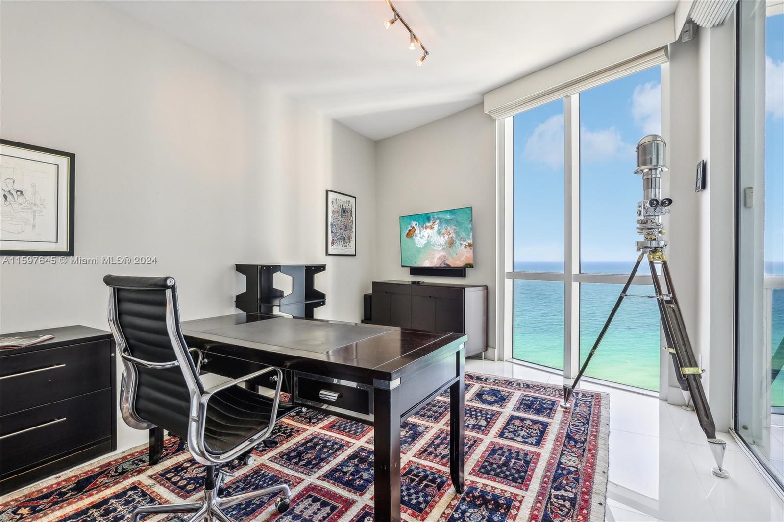 TDR TOWER I CONDO - Residential