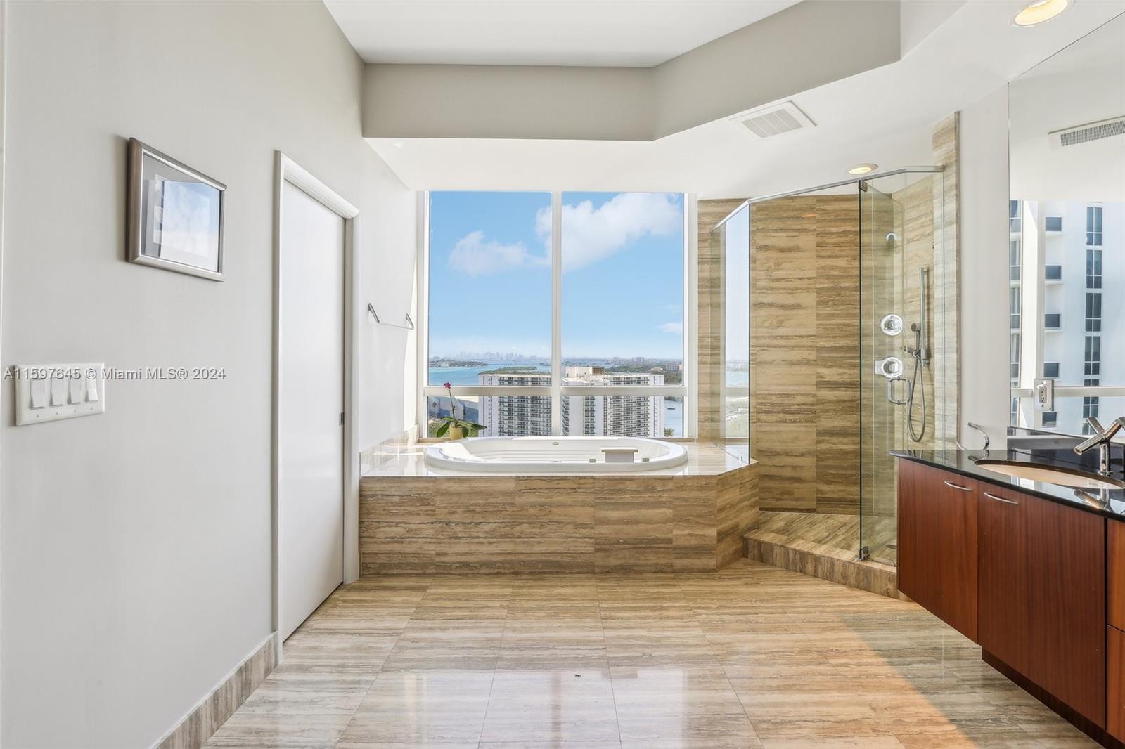 TDR TOWER I CONDO - Residential