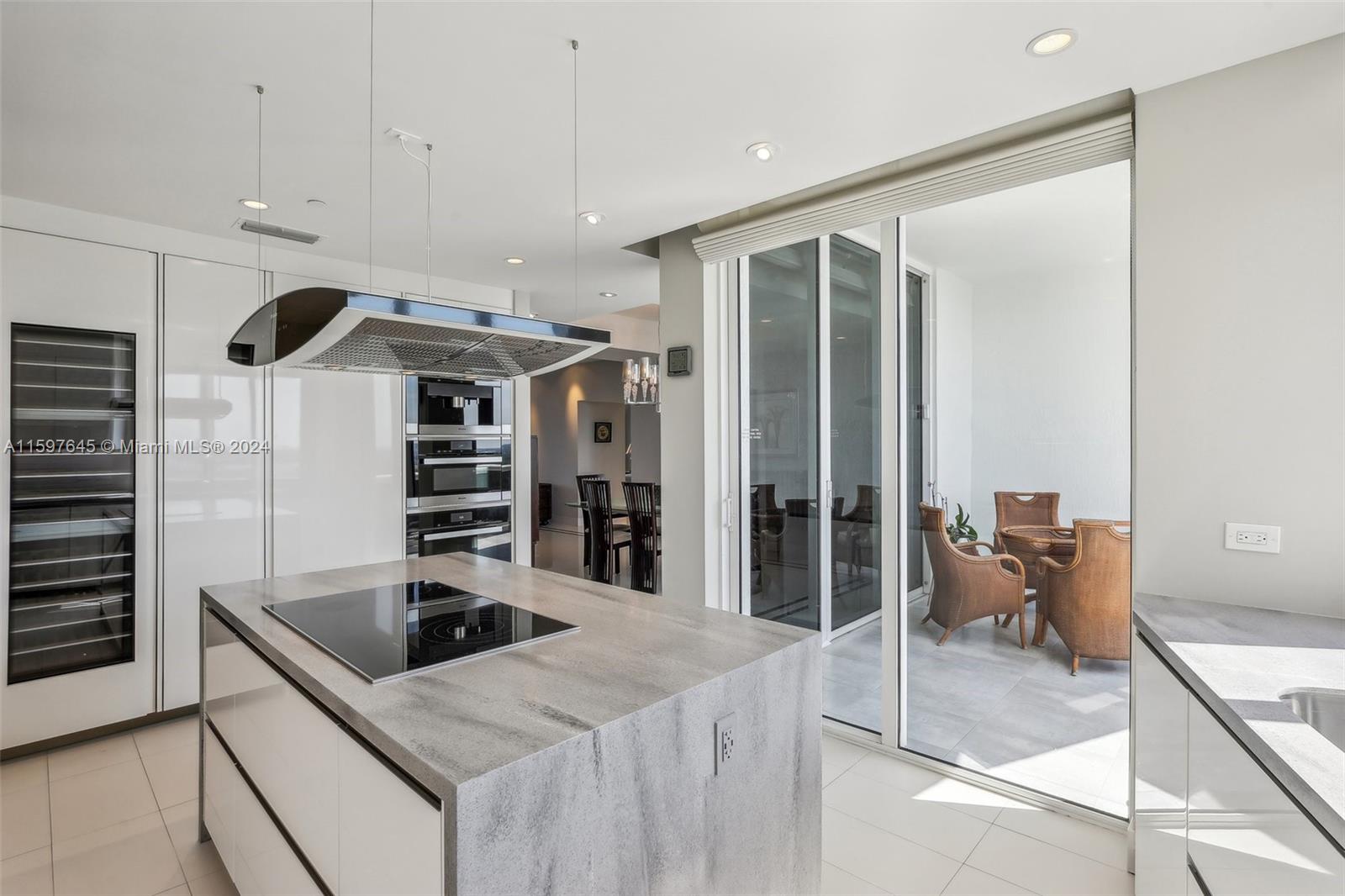 TDR TOWER I CONDO - Residential