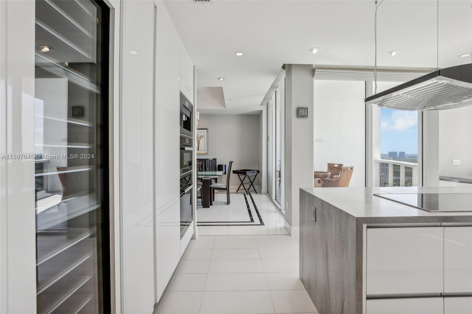 TDR TOWER I CONDO - Residential