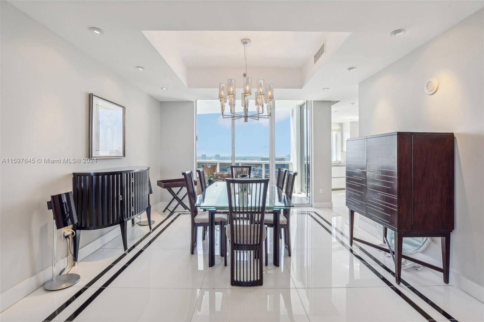 TDR TOWER I CONDO - Residential