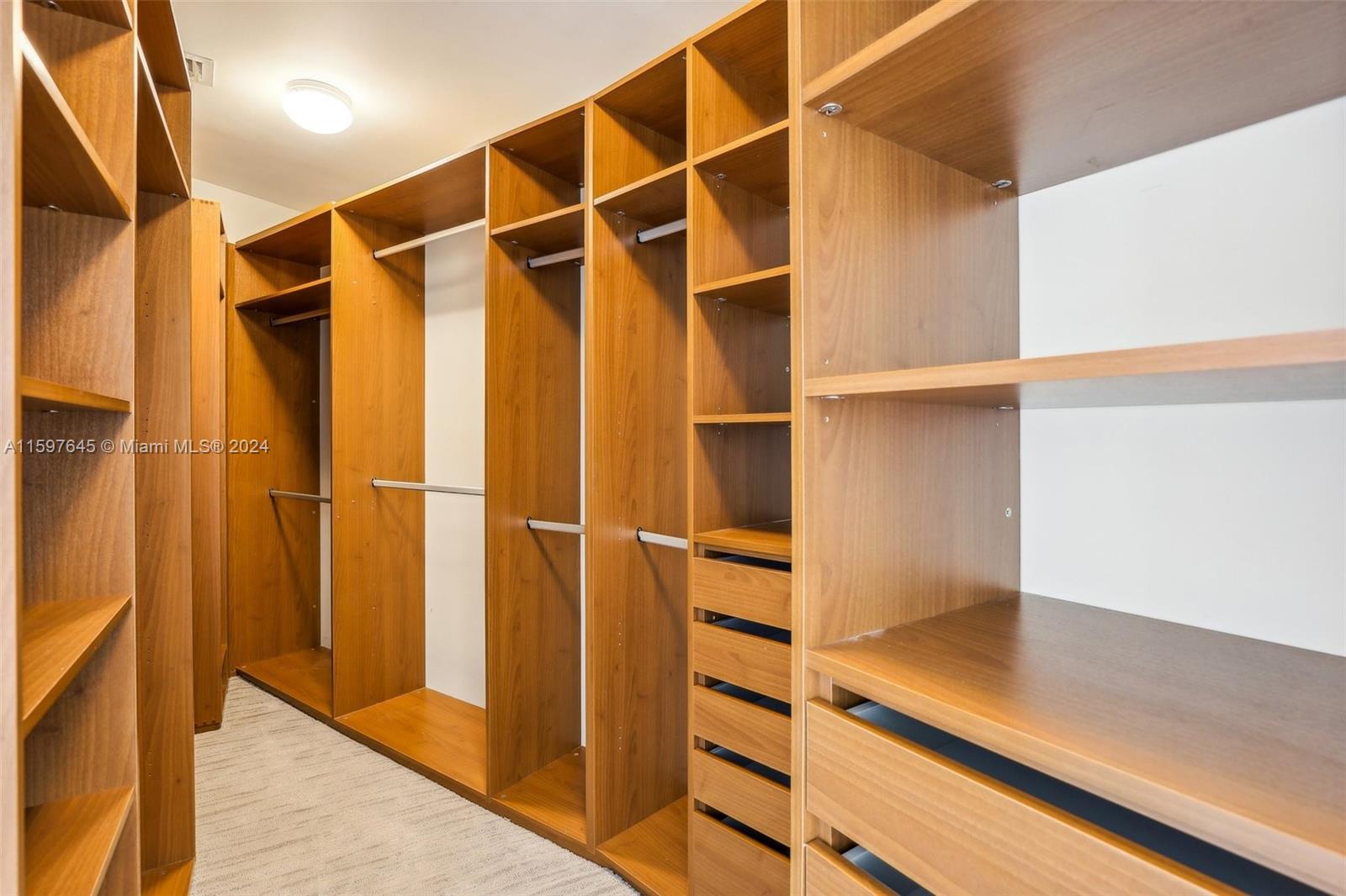 TDR TOWER I CONDO - Residential