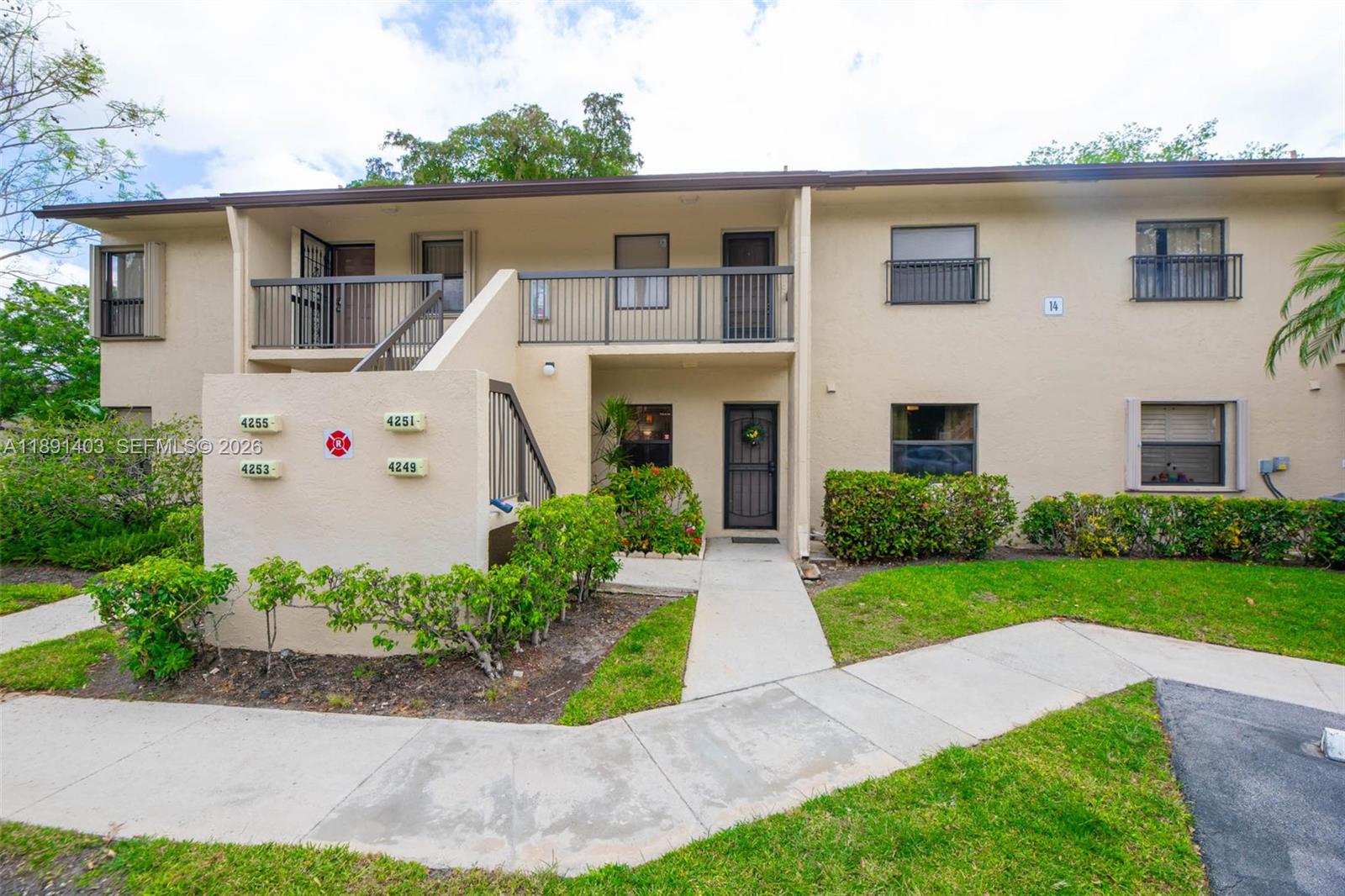 KARANDA VILLAGE II-B COND - Residential