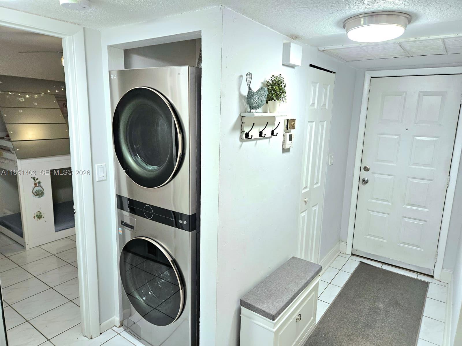 KARANDA VILLAGE II-B COND - Residential