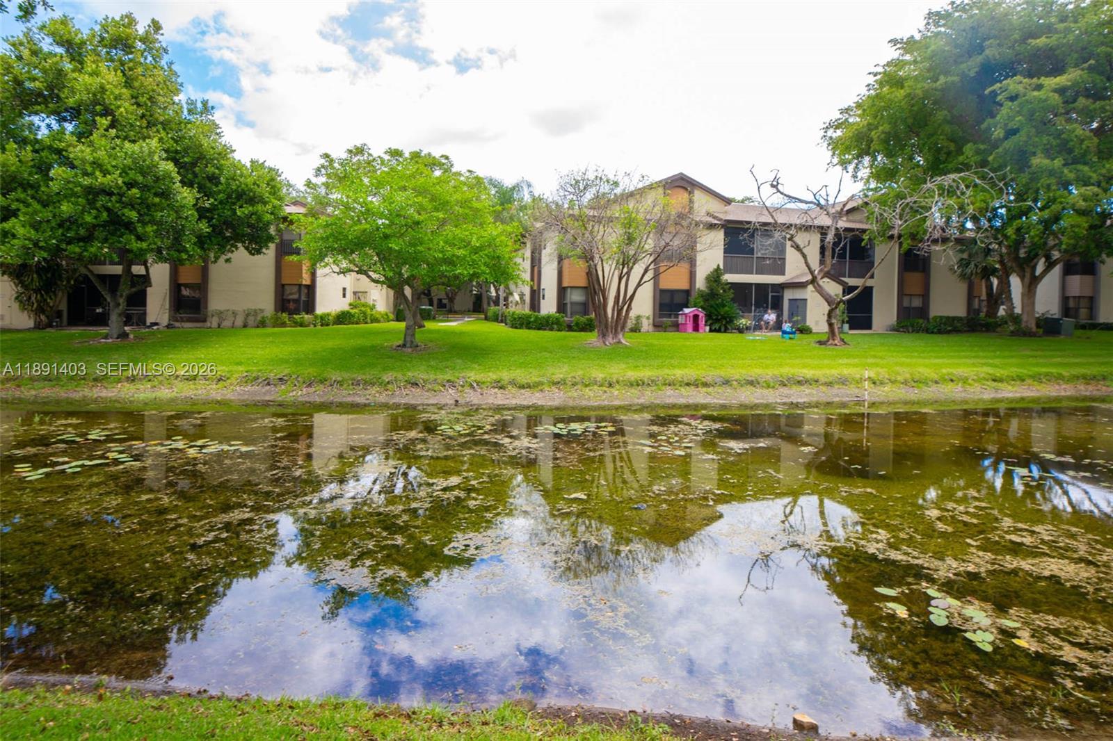 KARANDA VILLAGE II-B COND - Residential
