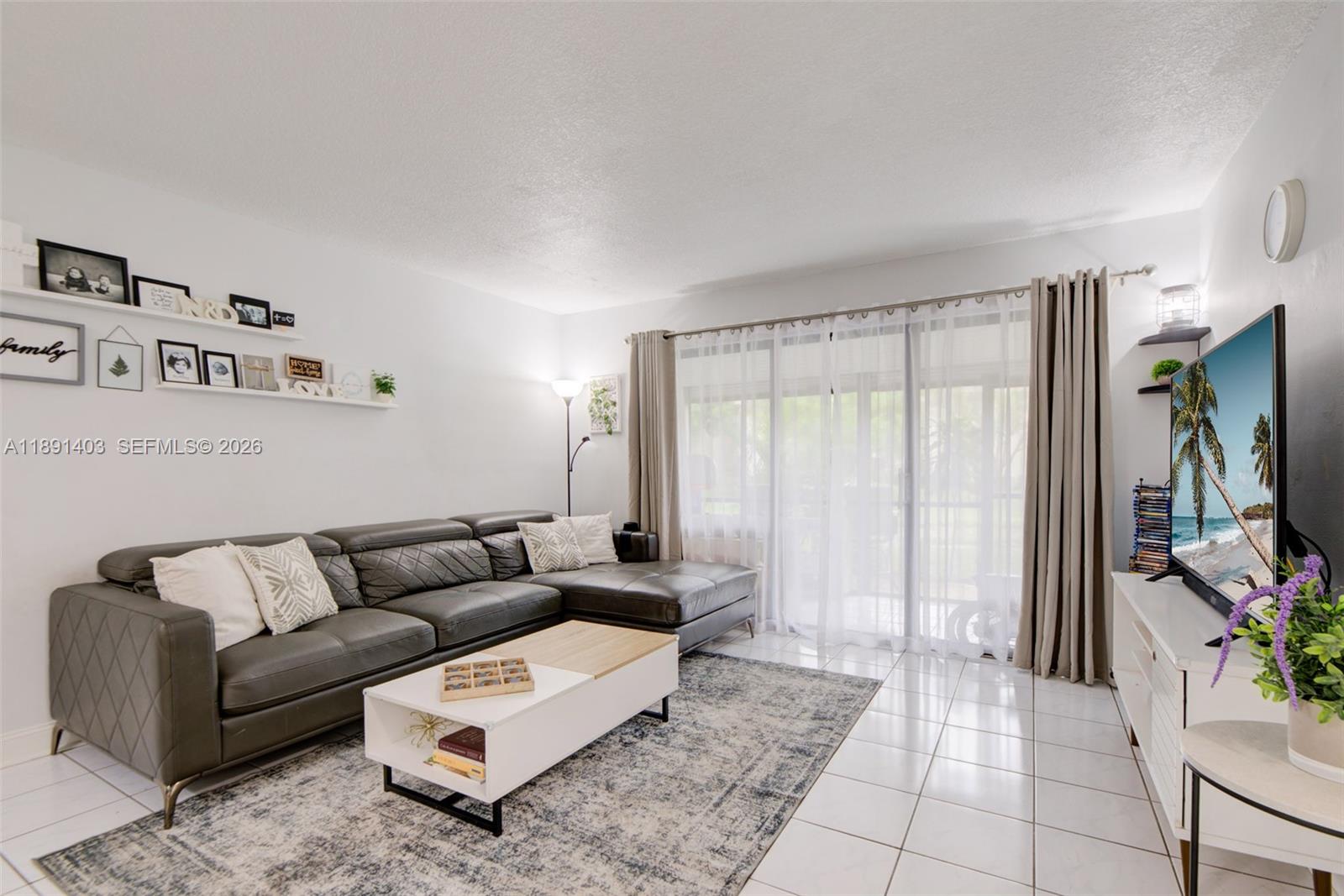 KARANDA VILLAGE II-B COND - Residential