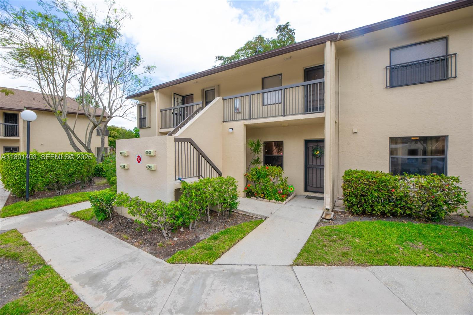 KARANDA VILLAGE II-B COND - Residential