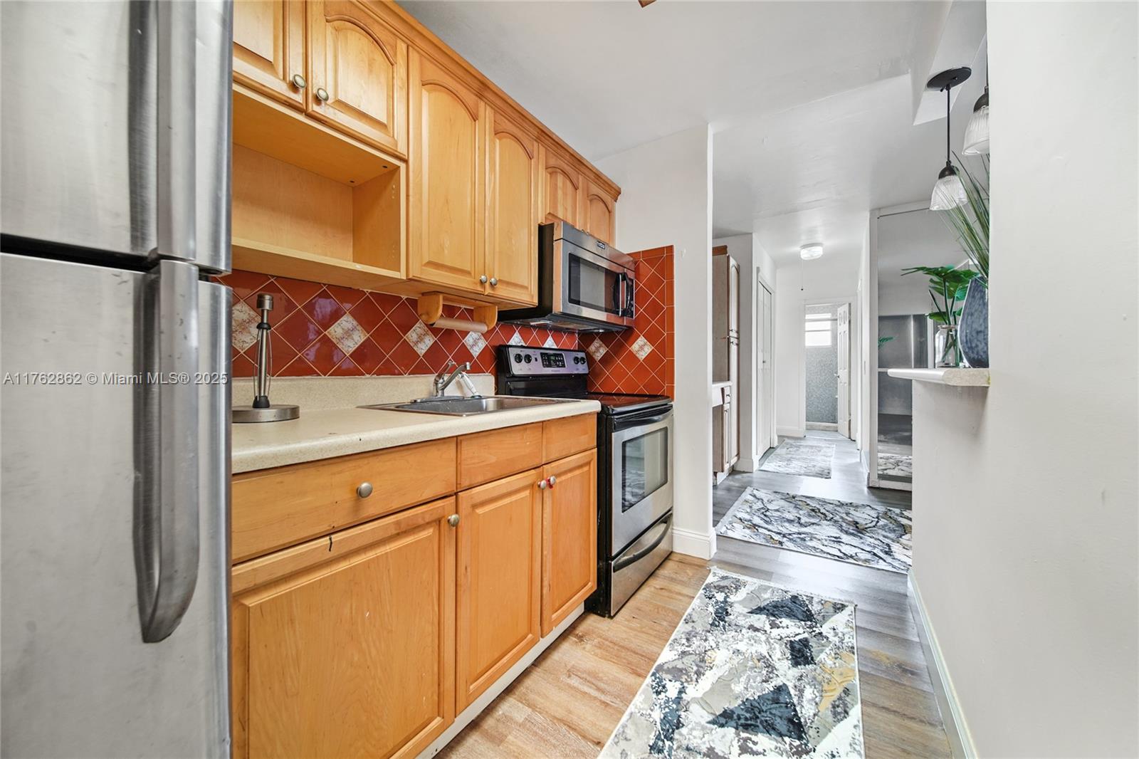 BAYSHORE YACHT & TENNIS CL - Residential