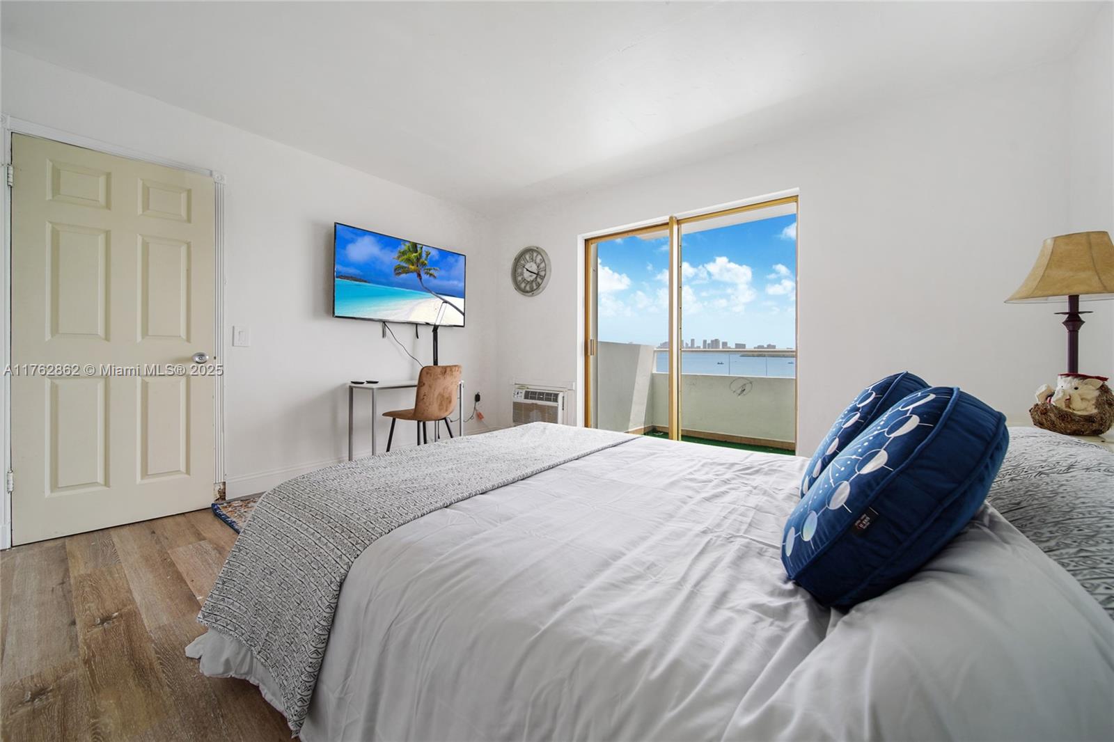 BAYSHORE YACHT & TENNIS CL - Residential