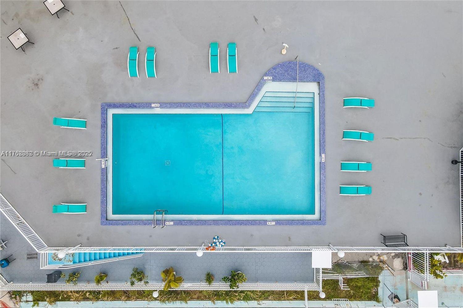 BAYSHORE YACHT & TENNIS CL - Residential