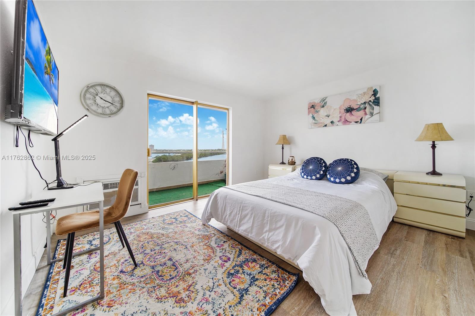 BAYSHORE YACHT & TENNIS CL - Residential