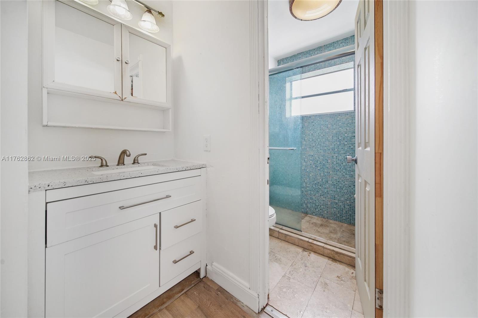 BAYSHORE YACHT & TENNIS CL - Residential