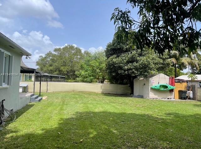 LA PALOMA - Residential Lease