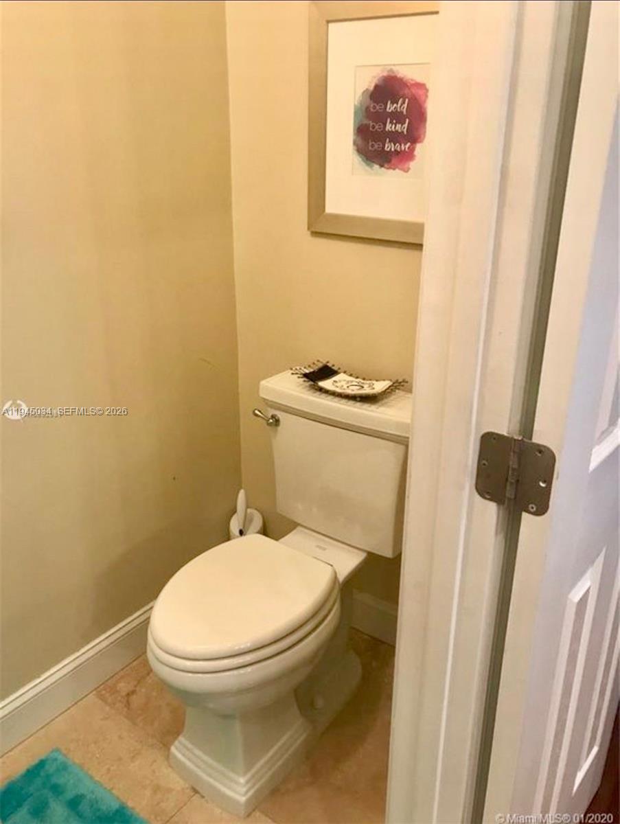 LA PALOMA - Residential Lease