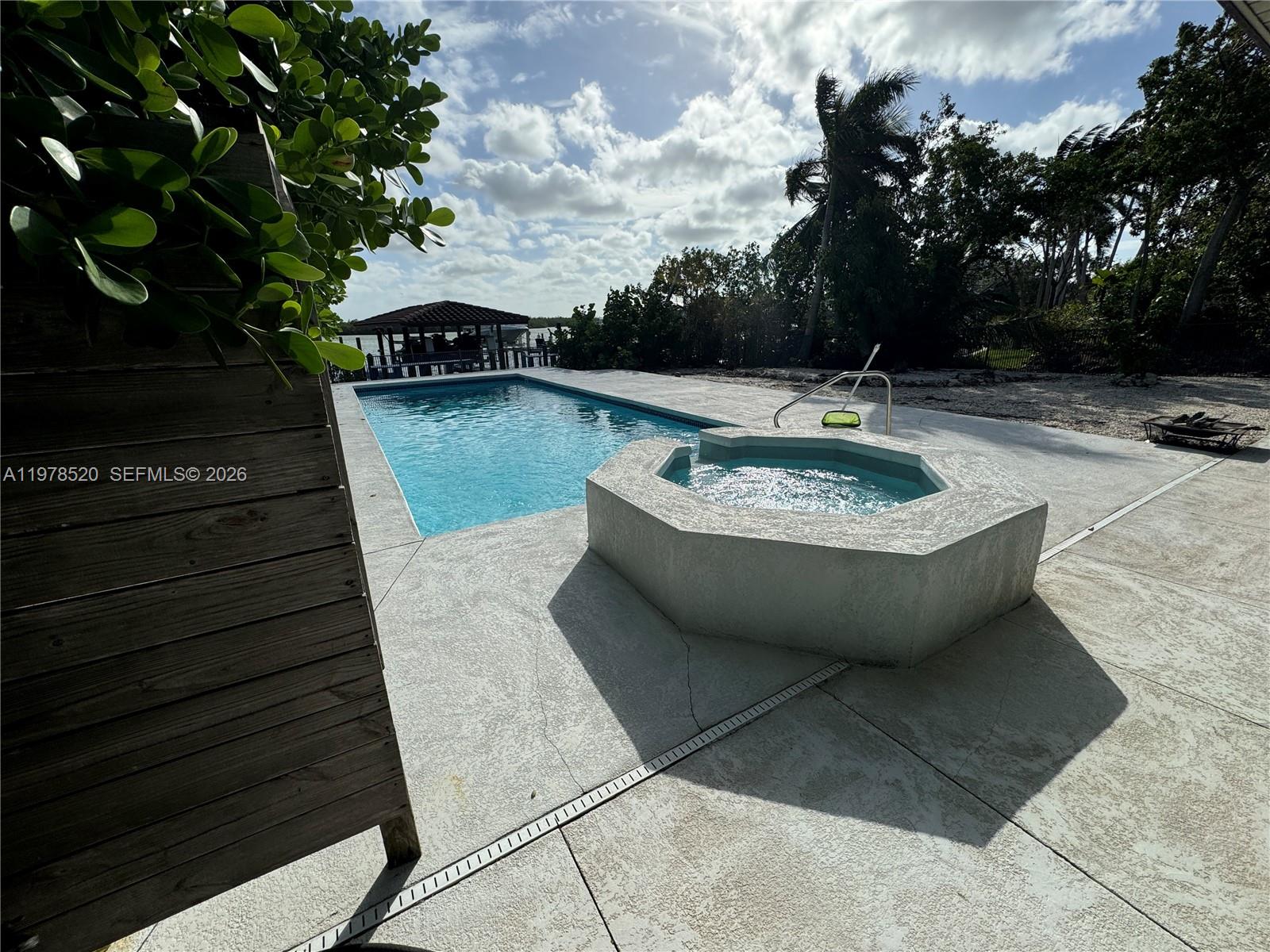 ISLES OF CAPRI - Residential