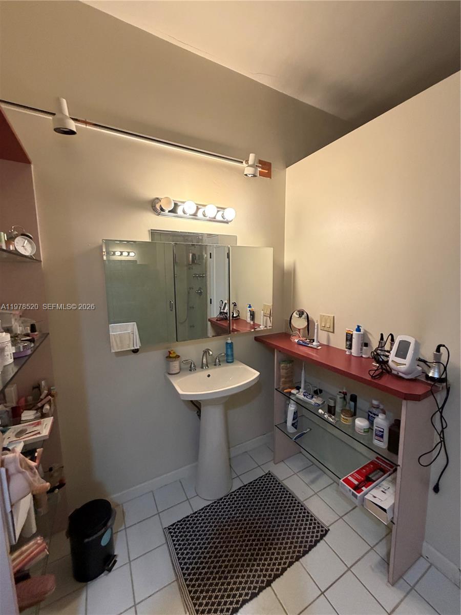 ISLES OF CAPRI - Residential