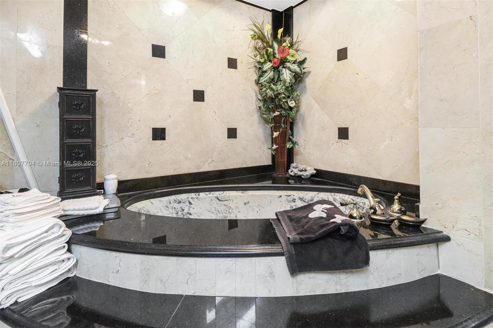 PRINCE GEORGE ARMS CONDO - Residential