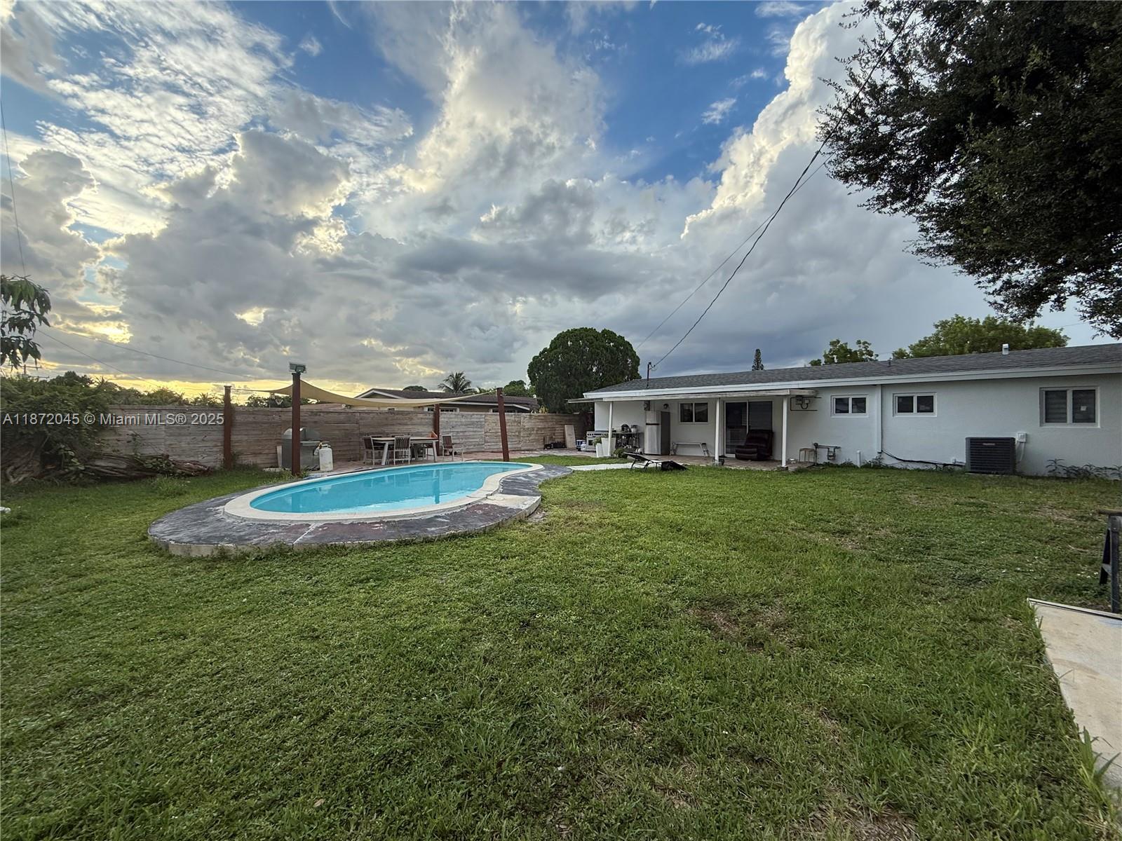 WINDWARD ESTATES SEC 1 - Residential