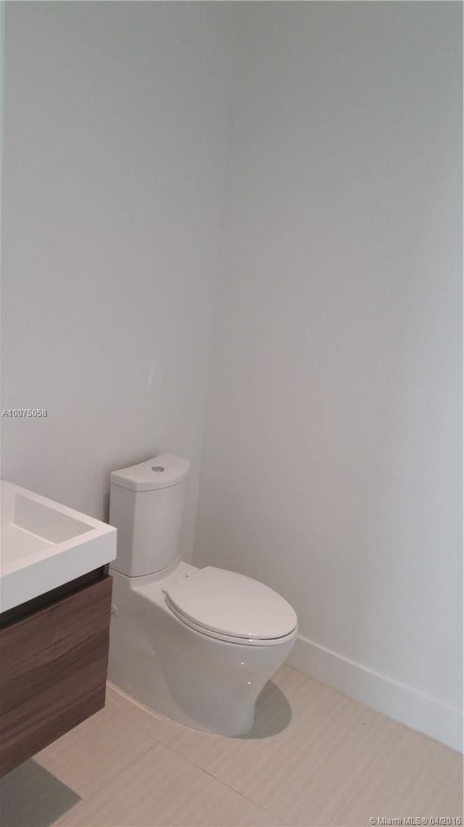 AQUAVITA LAS OLAS - Residential Lease