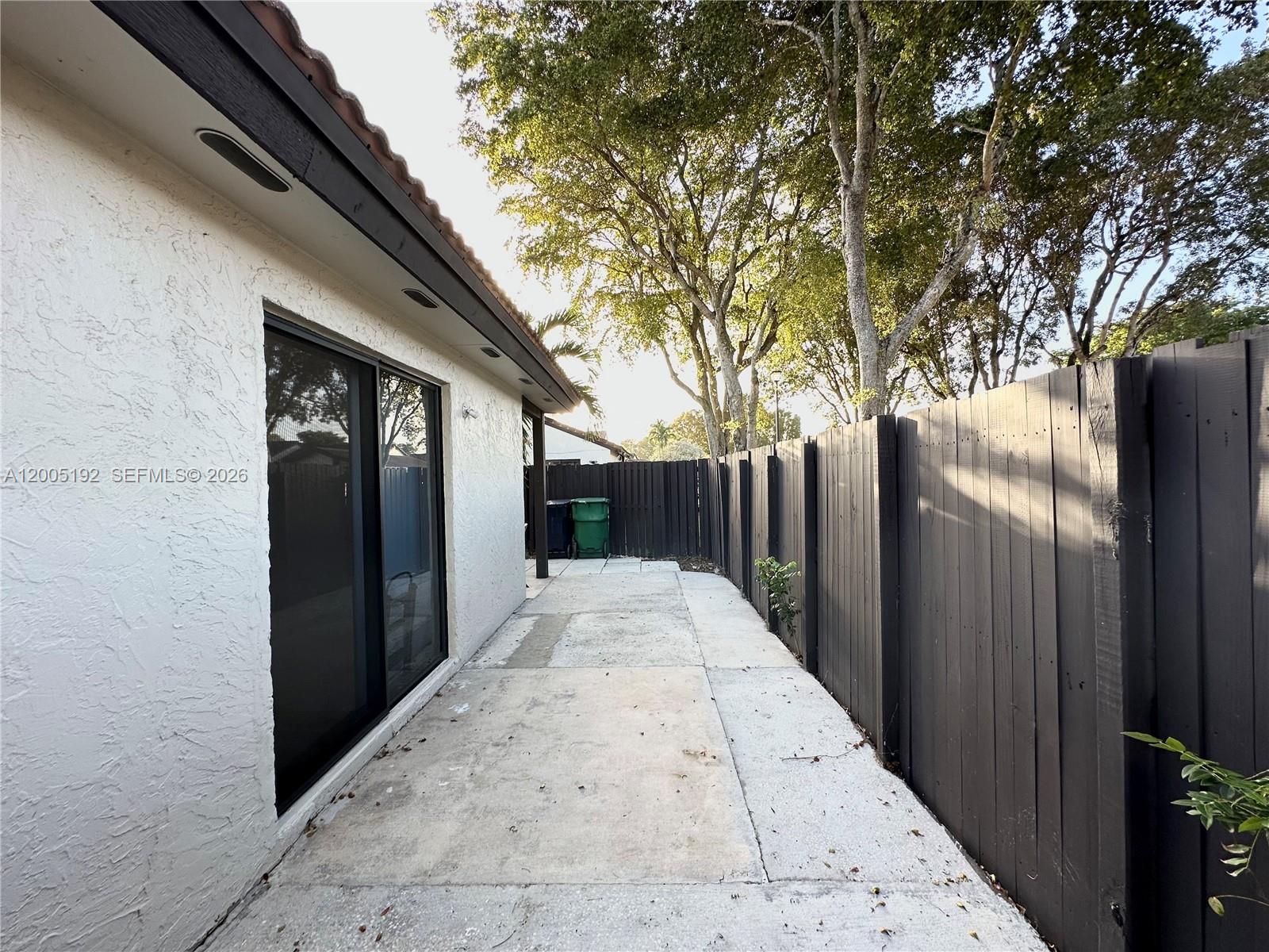 LAKES MEADOW VILG HOMES C - Residential Lease