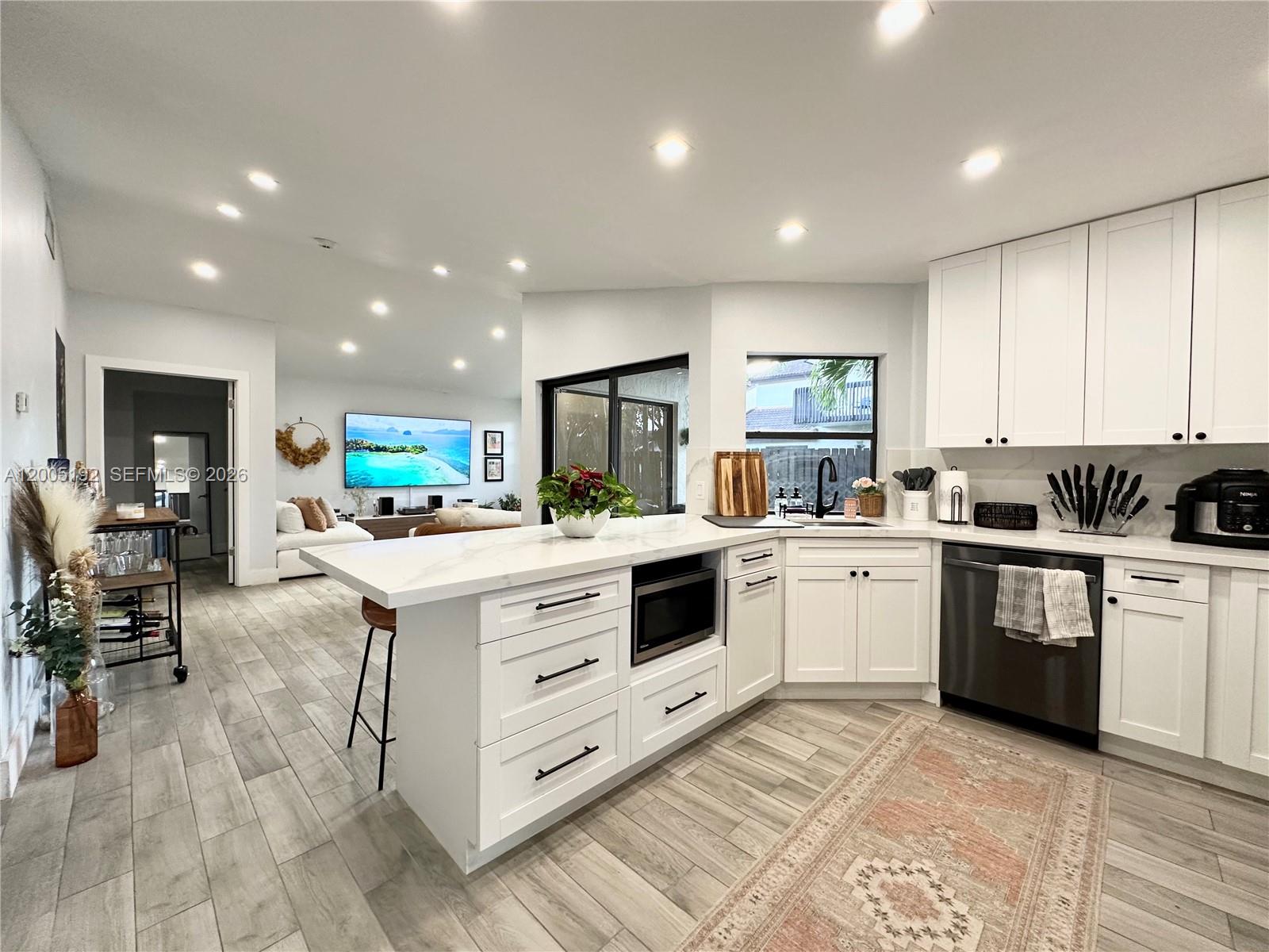 LAKES MEADOW VILG HOMES C - Residential Lease