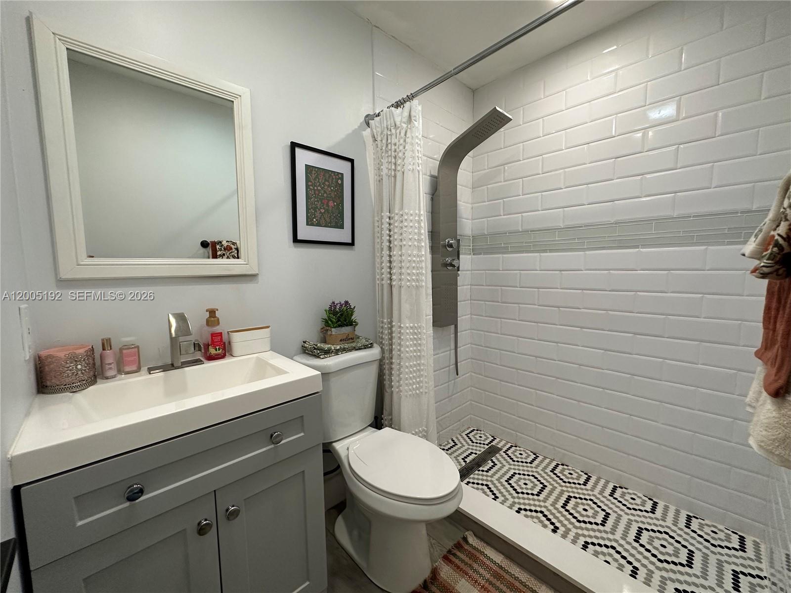 LAKES MEADOW VILG HOMES C - Residential Lease