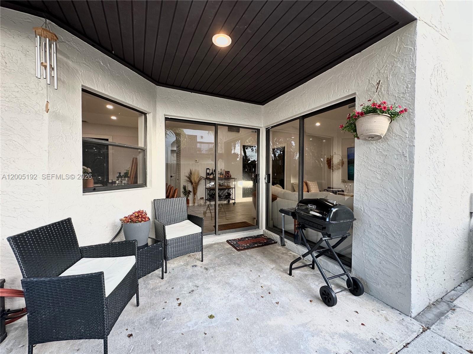 LAKES MEADOW VILG HOMES C - Residential Lease