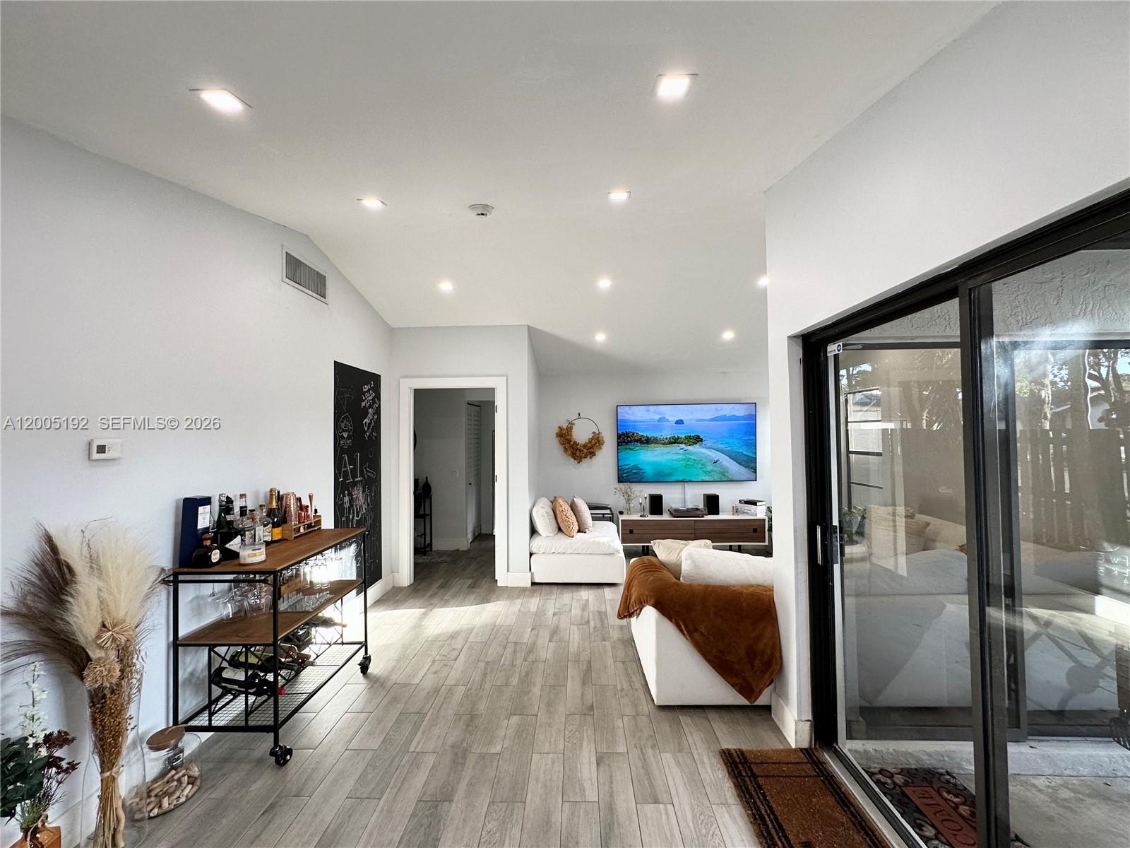 LAKES MEADOW VILG HOMES C - Residential Lease