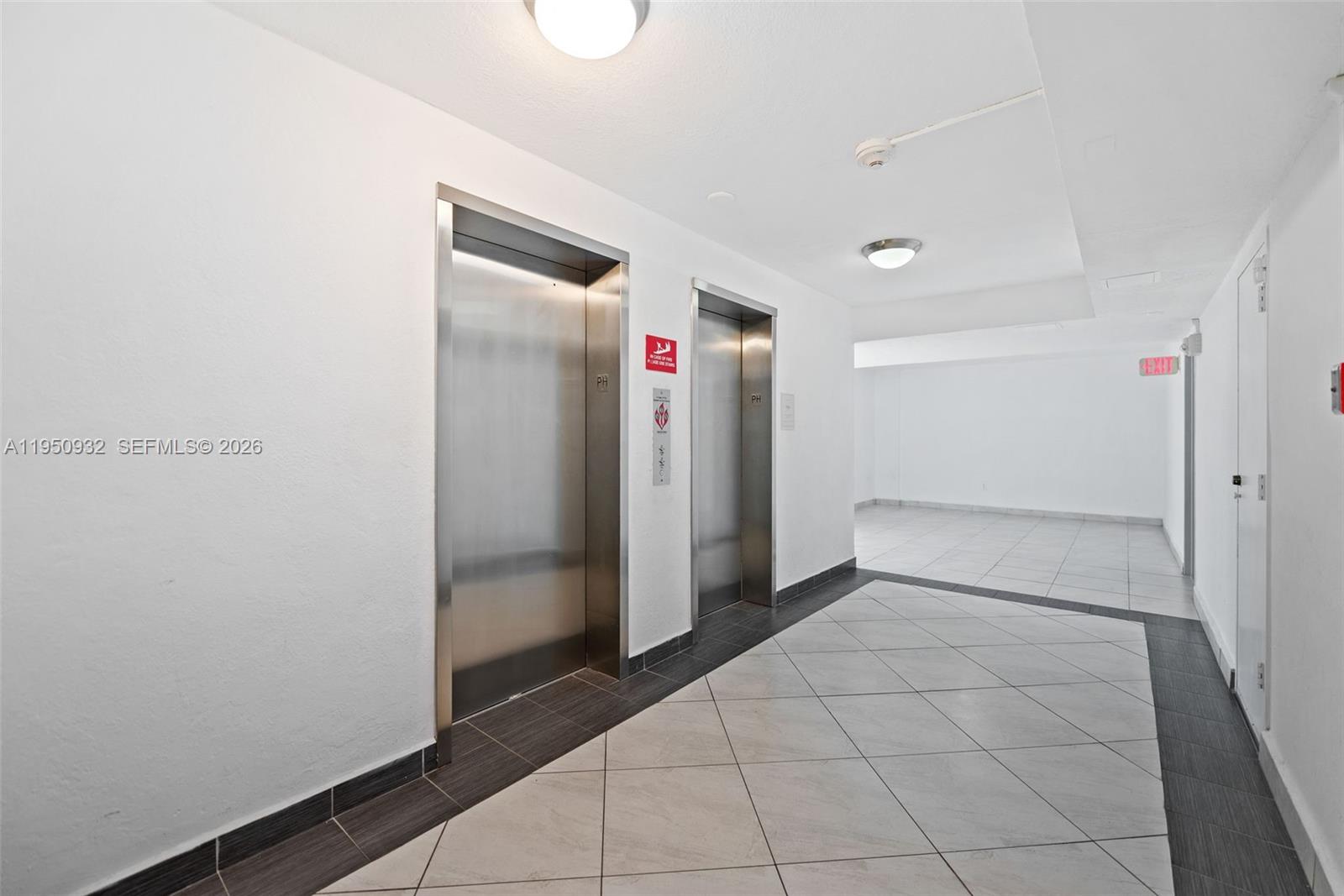 MANATEE CONDO - Residential