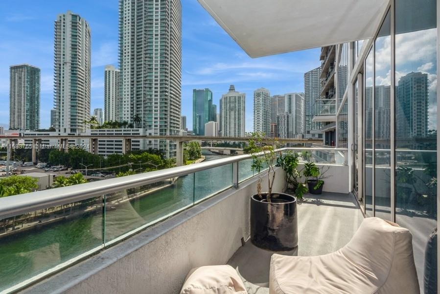 Property for Sale at 185 Sw 7th St 703, Miami, Broward County, Florida - Bedrooms: 2 
Bathrooms: 3  - $750,000