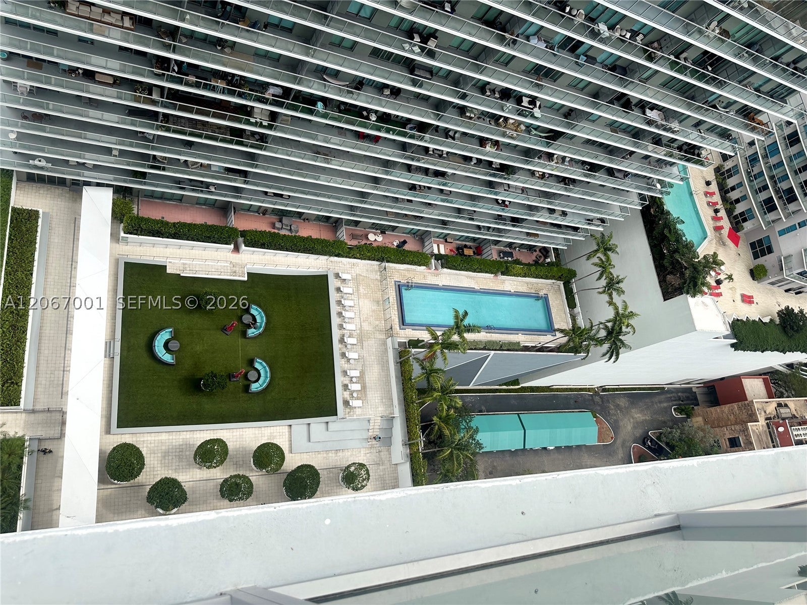 79 SW 12th St 2809-S