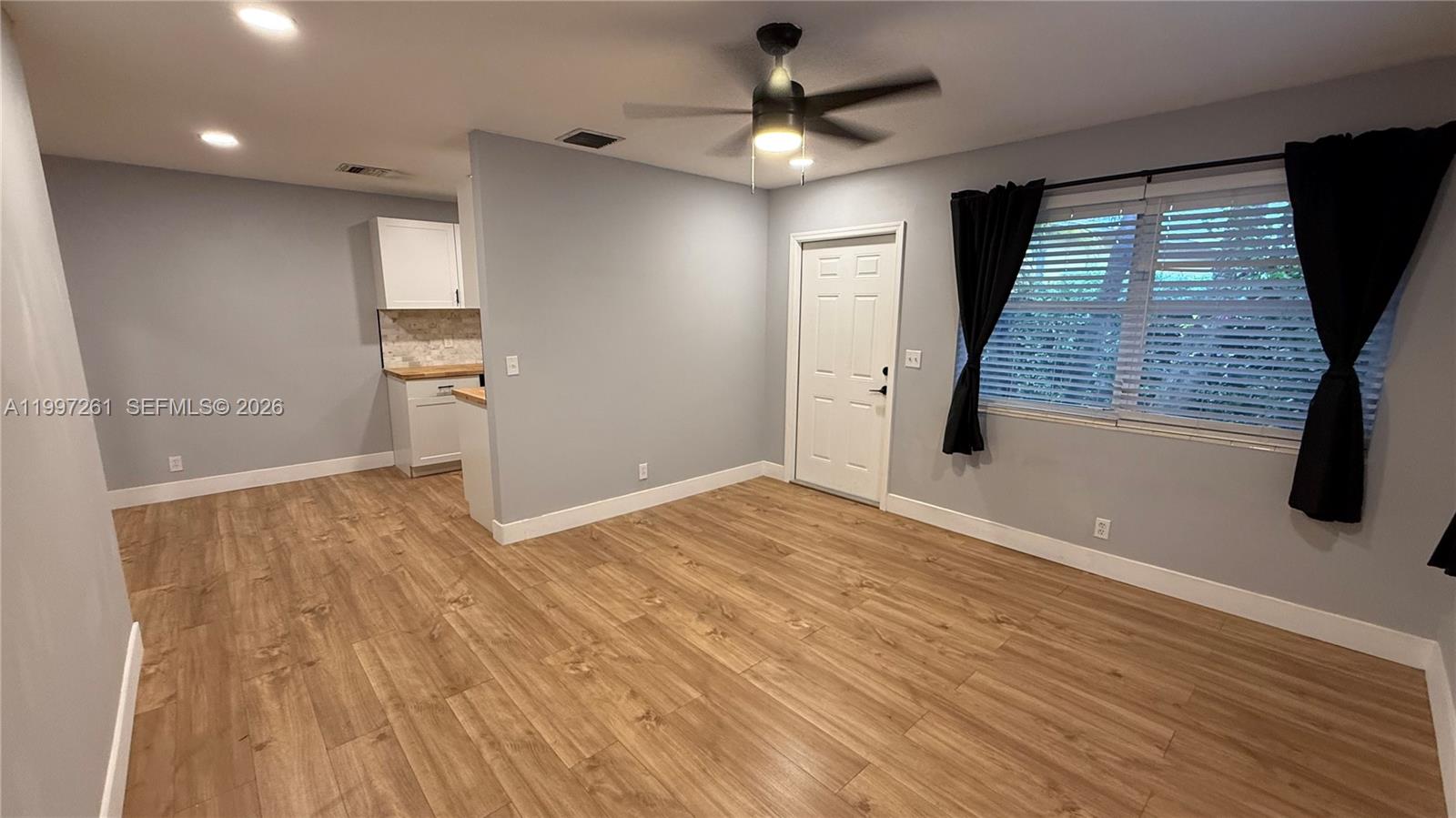 OAK GROVE - Residential Lease