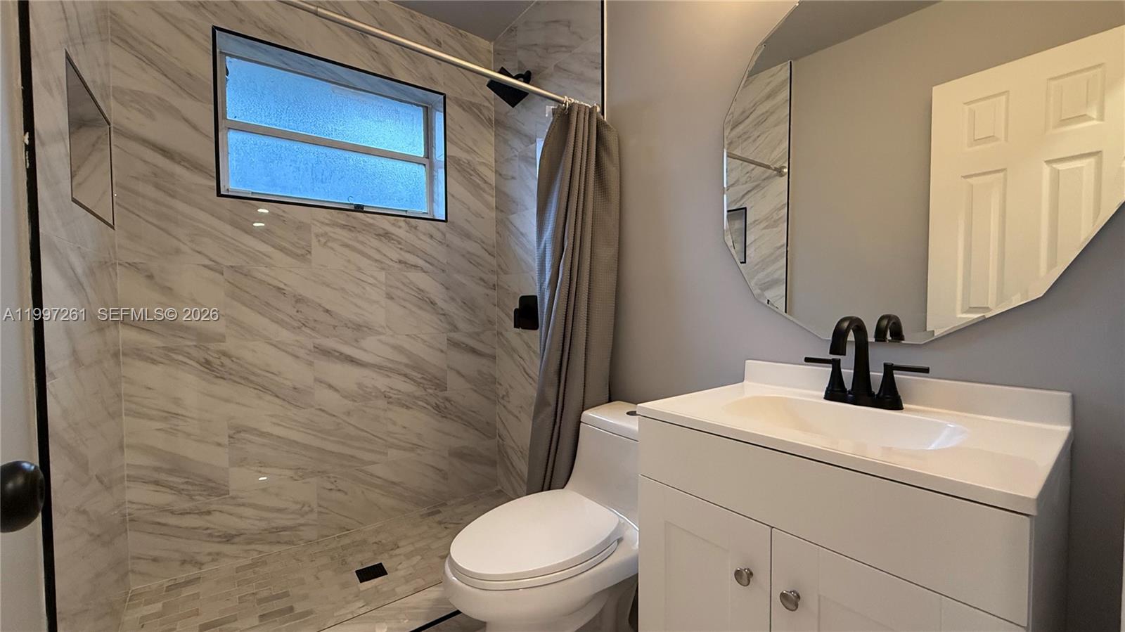 OAK GROVE - Residential Lease