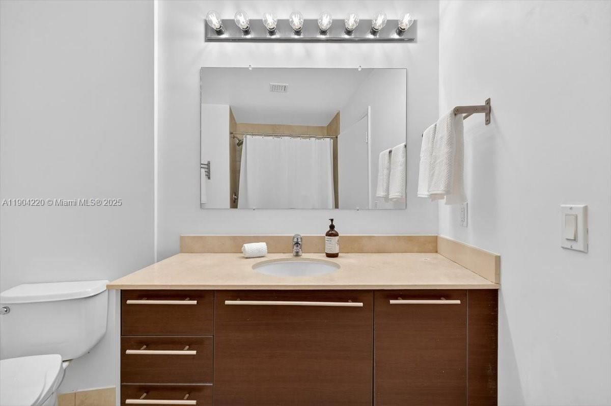 QUANTUM ON THE BAY CONDO - Residential