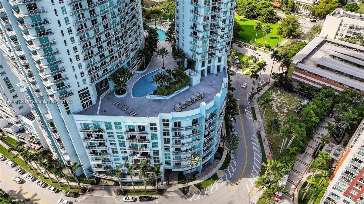 QUANTUM ON THE BAY CONDO - Residential