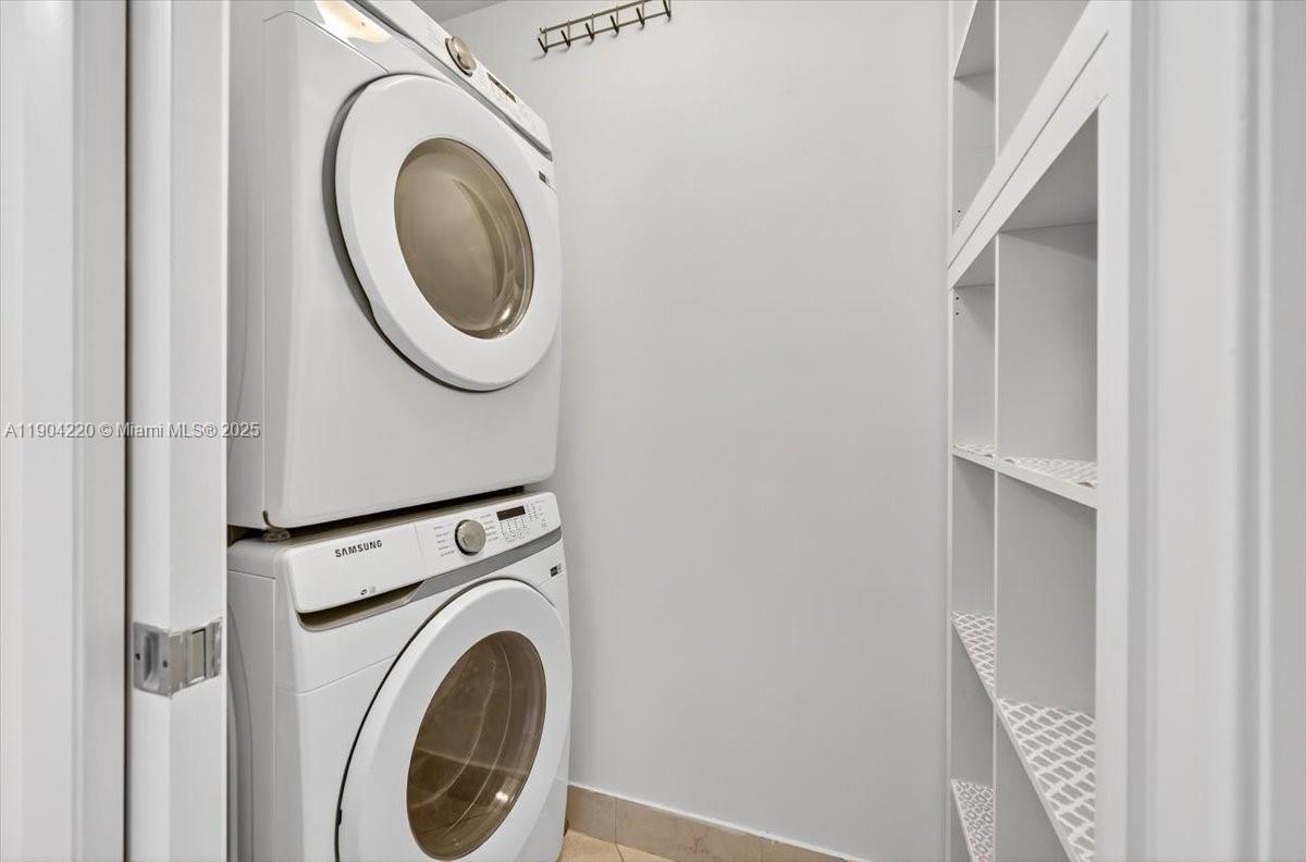 QUANTUM ON THE BAY CONDO - Residential