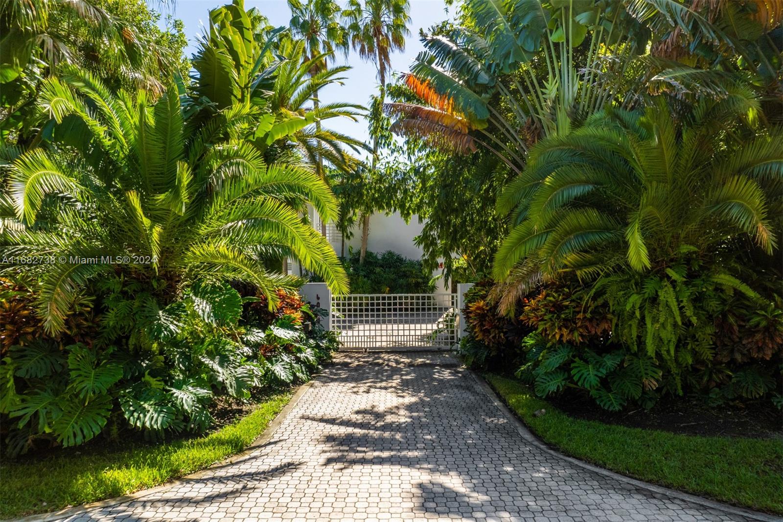 MANGO BAY - Residential