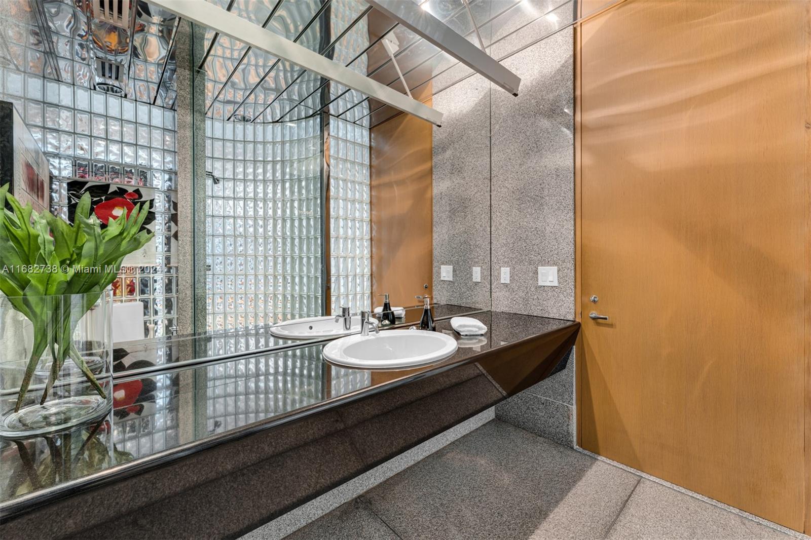 MANGO BAY - Residential