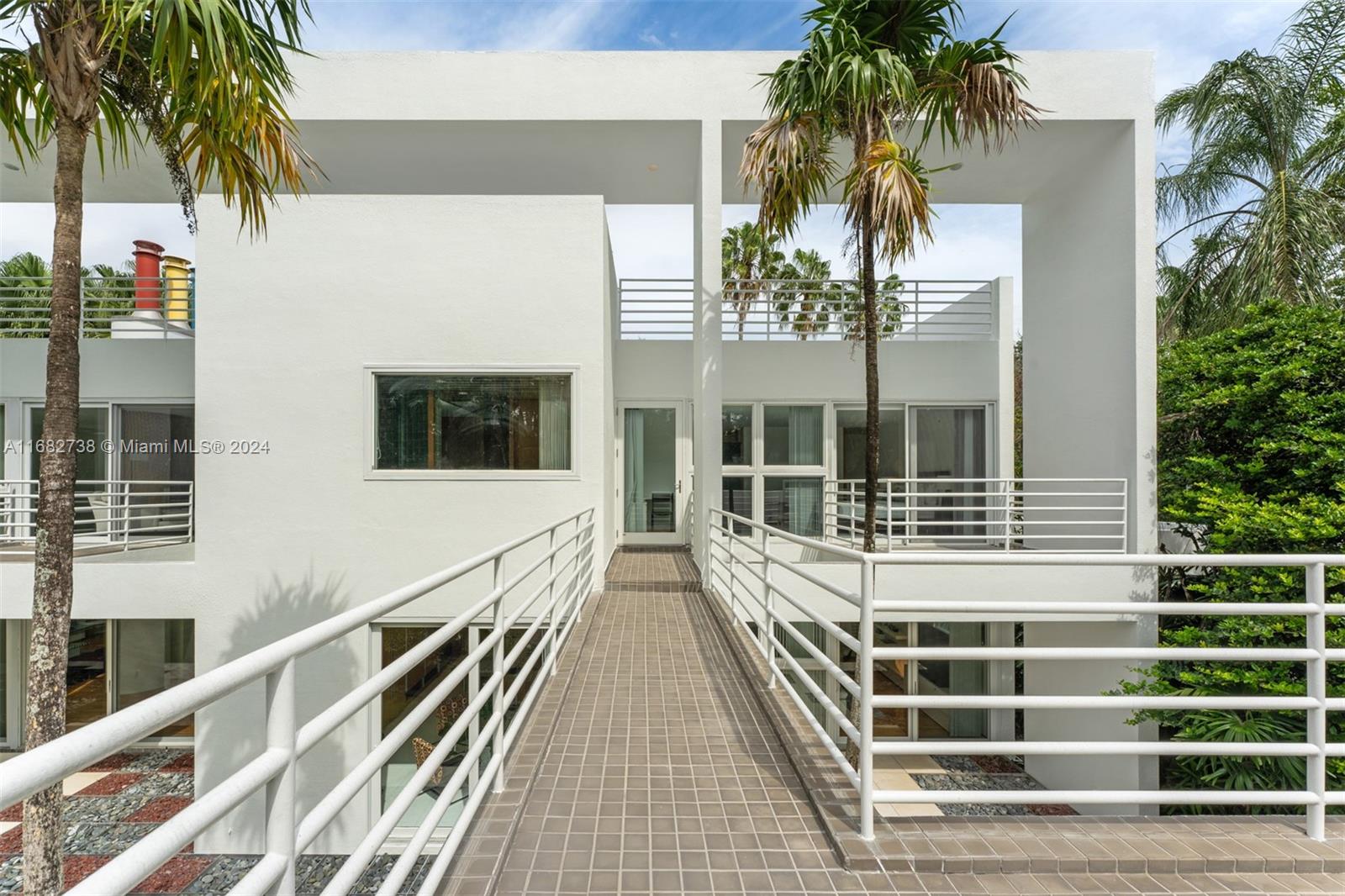 MANGO BAY - Residential